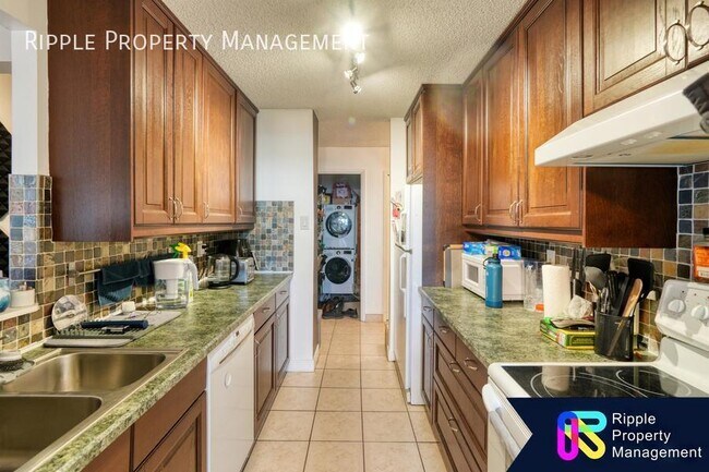 Building Photo - Modern 2 Beds, 1 Baths Apartment/Condo | A...