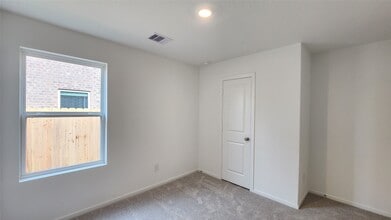 Building Photo - 16815 Old Wagon Wy