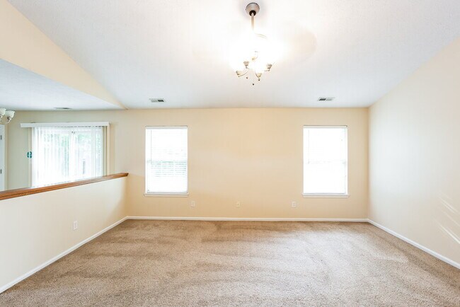 Foto del edificio - 44 Poplar Ct