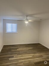 Building Photo - 211 Gordon Ct