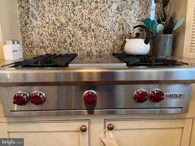 Foto del edificio - 28 Main St