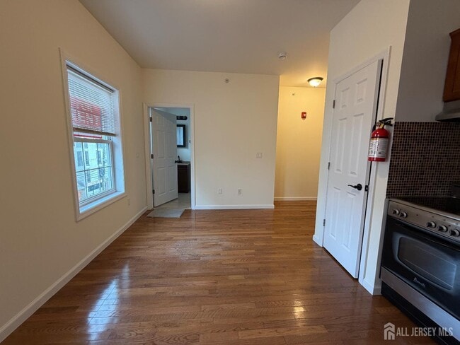 Building Photo - 118 Bayard St