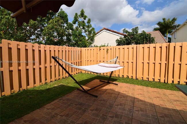 Building Photo - 855 San Remo Dr