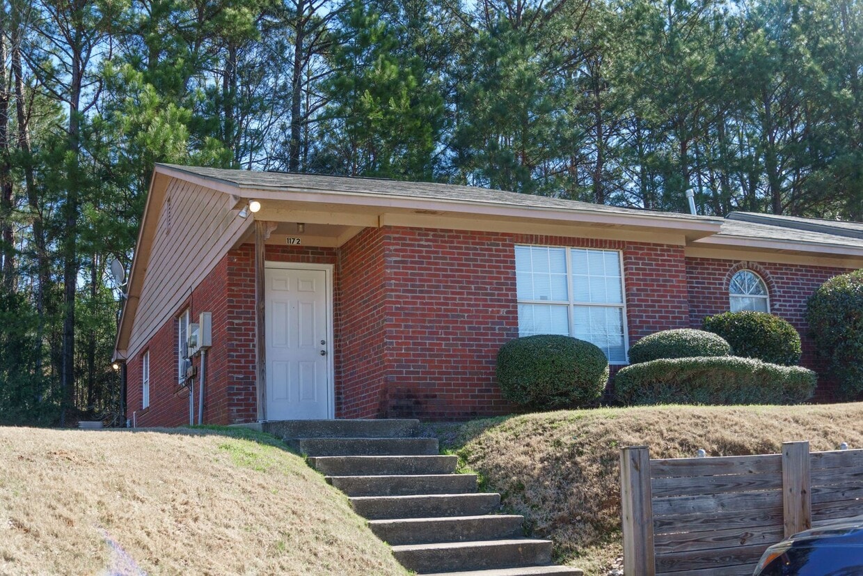 Building Photo - 1172 Northwood Dr