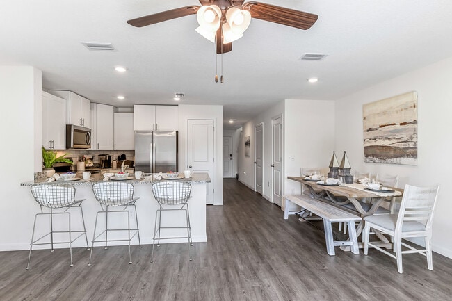 Building Photo - The Townes at Amber Bluff