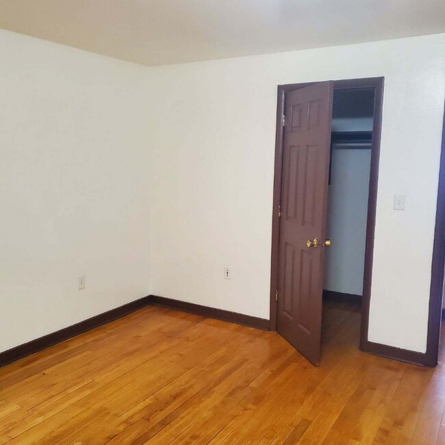 Foto del edificio - 635 W Park St