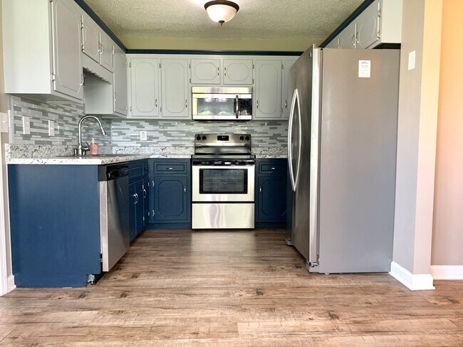 Building Photo - 917 Arrow Cir