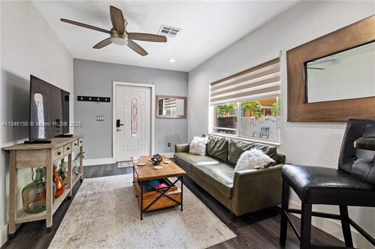 Foto principal - 37 NW 47th Terrace
