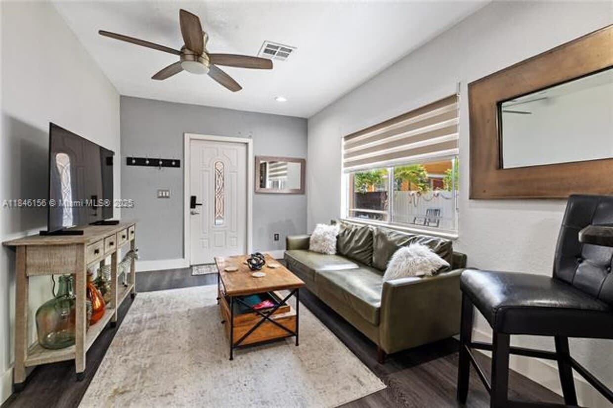 Photo - 37 NW 47th Ter unit B (A11846156)