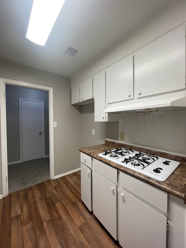 Building Photo - Recently Updated 4 Bedroom Home in Macon