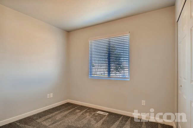 Foto del edificio - 2625 Alpine Ave