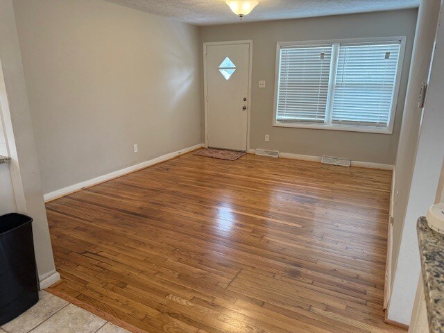 Foto del edificio - 9802 Thacker Ln