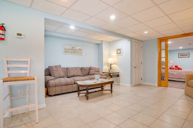 Building Photo - 89 Sunset Cir