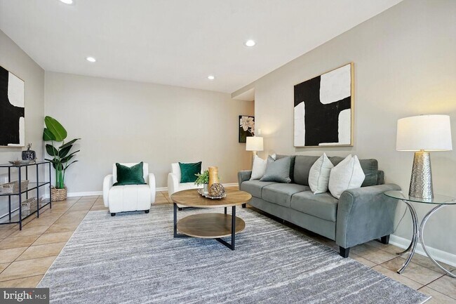 Foto del edificio - 2842 Dover Ln