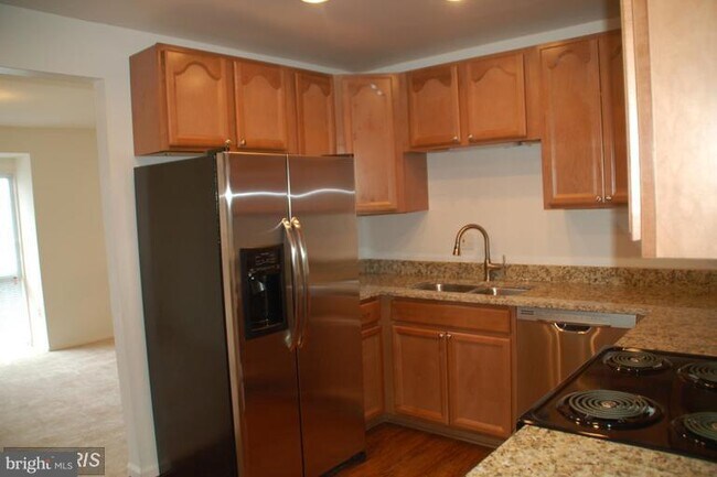 Building Photo - 3031 Sugar Ln