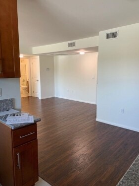 Building Photo - 6501 Fulton Ave