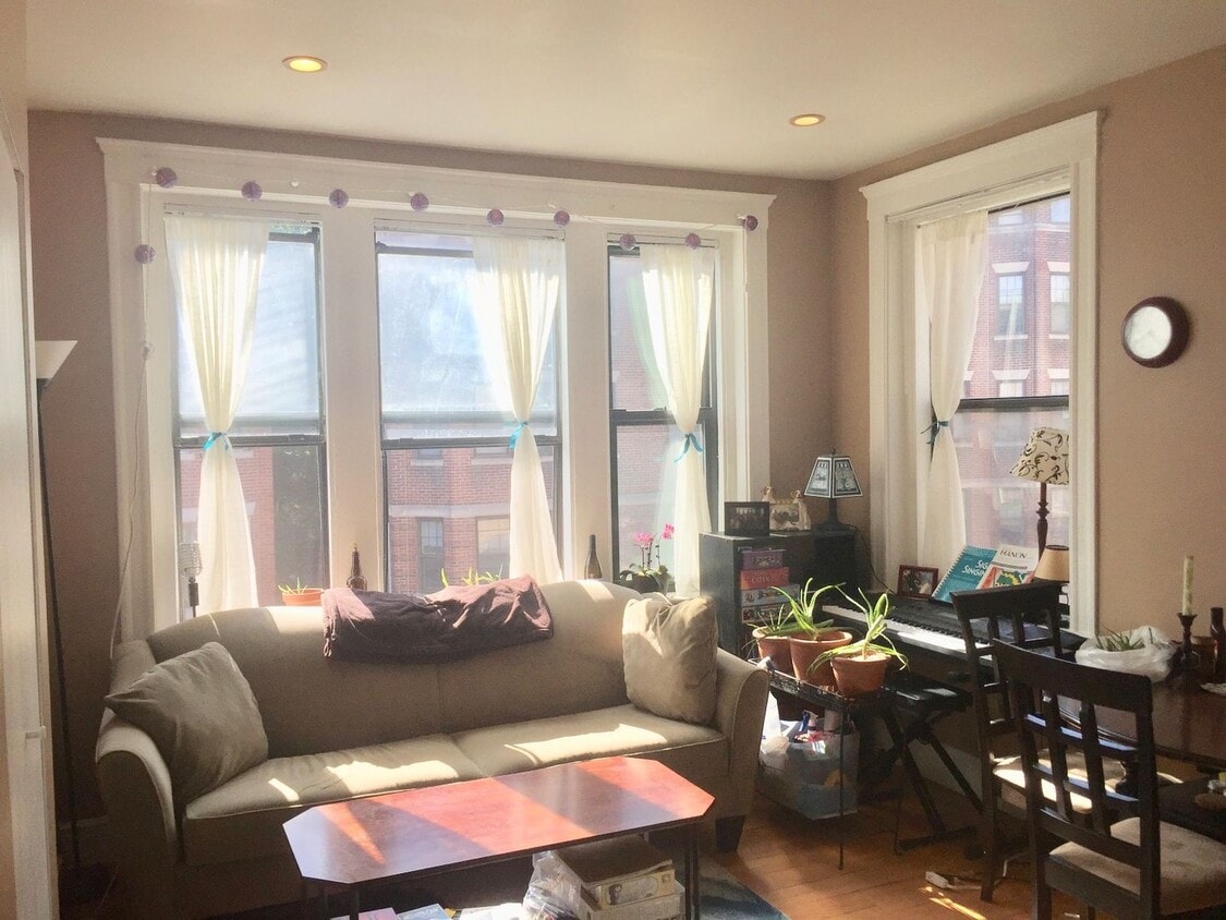 WOW!!! NICE BRIGHTON 2 BED NEAR CLEVELAND CIRCLE - WOW!!!  NICE BRIGHTON 2 BED NEAR CLEVELAND CIRCLE