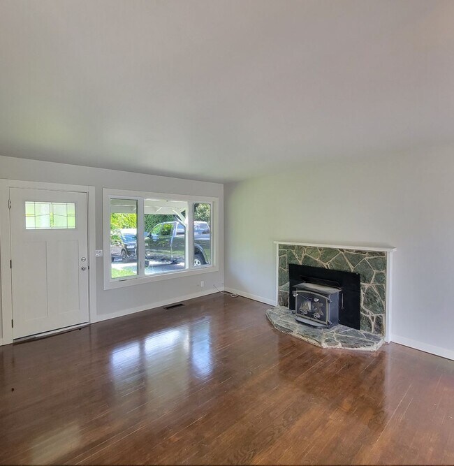 Building Photo - Rambler 3br / 1.5bath in Bow Lake of Seatac