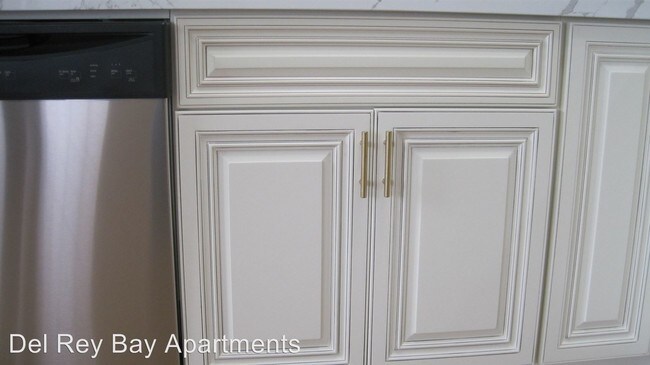 Foto del edificio - 1 br, 1 bath Apartment - 3455 Del Rey Street