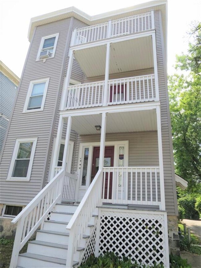 Foto del edificio - 36 Standish St