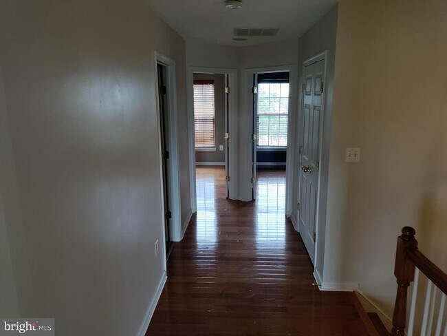 Foto del edificio - 1202 Ellis Ave