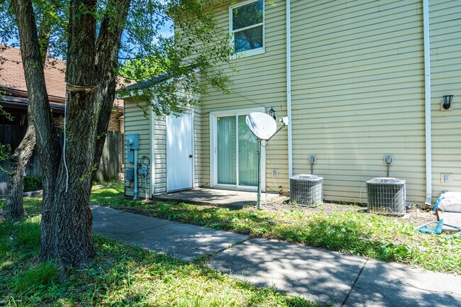 Foto del edificio - 1352 S Talbott St