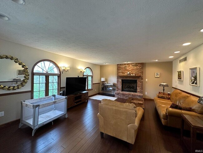 Foto del edificio - 3825 E Devonshire Ln