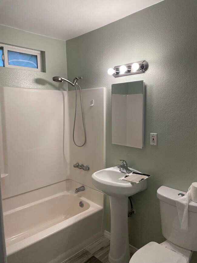 Foto del edificio - 3918 Christina Rd