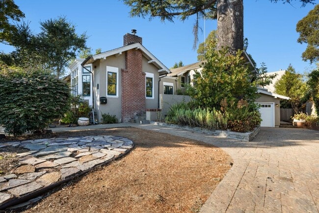 Building Photo - 826 Walnut Ave