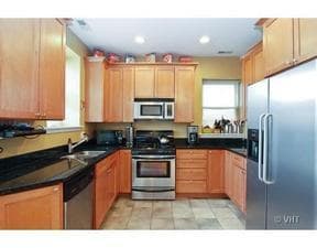 Building Photo - MUST SEE! BEAUTIFUL, 2 BED/2 BATH3rd FL LA...