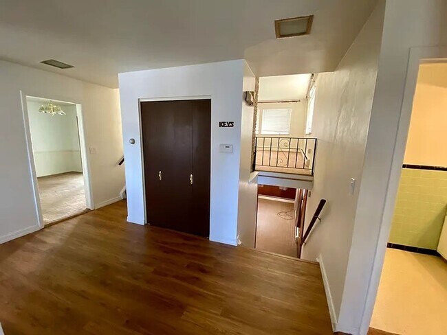 Foto del edificio - 5290 W Plymouth Dr