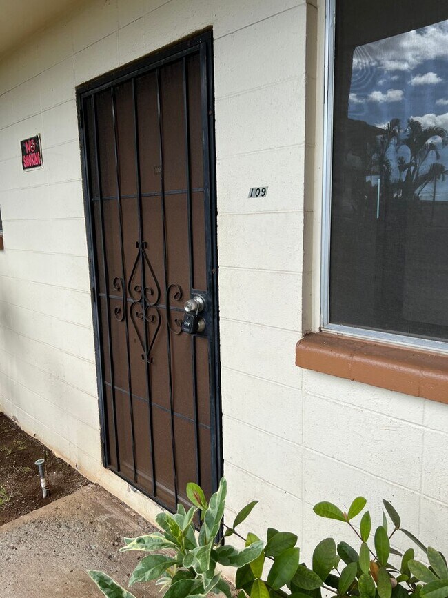 Foto del edificio - 2 Bedroom / 1 Bath at the Leolua Gardens