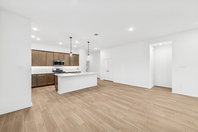 Building Photo - 326 Prairie Warbler St