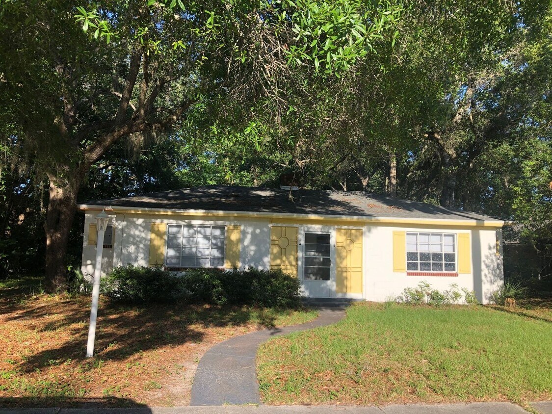 Primary Photo - 2201 S. Park Avenue