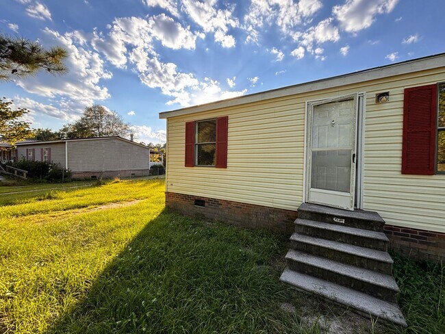 Foto del edificio - 3 BED 2BATH outside of Fayettville