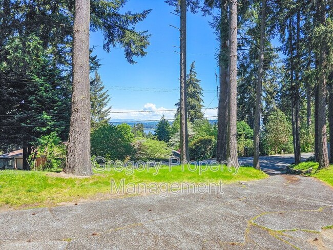 Building Photo - 16741 37th Ave NE