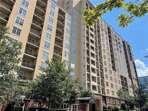 Building Photo - 1101 Juniper St NE