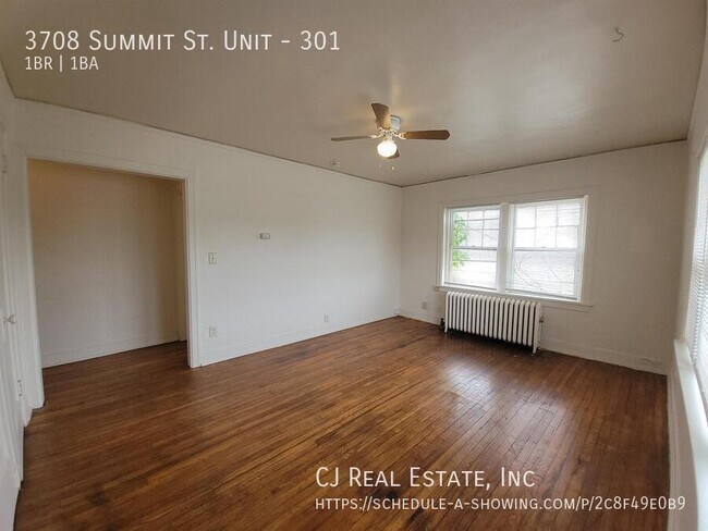 Building Photo - 3708 Summit St