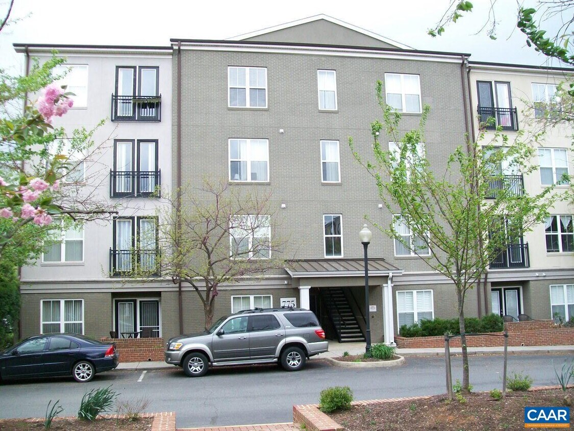 Primary Photo - 760 Walker Square