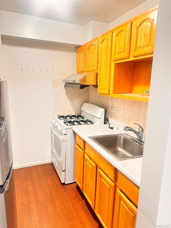 Foto del edificio - 34-20 Parsons Blvd