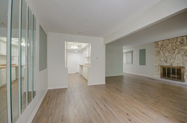 Foto del edificio - 2bd 1.5 ba 2 story townhome Palos Hills