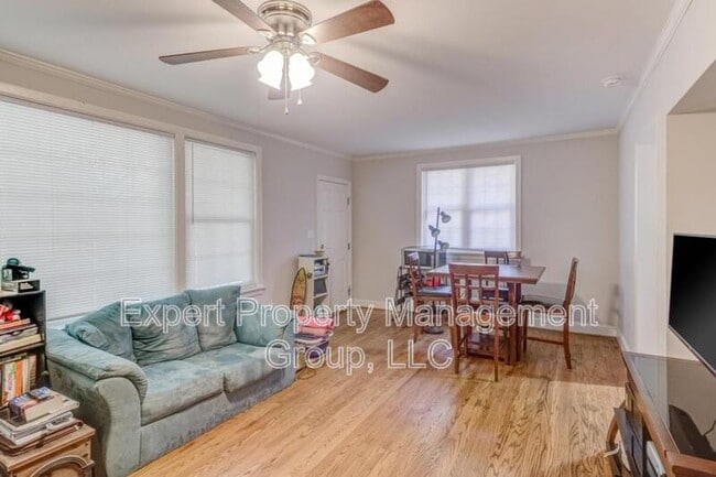 Building Photo - 600 W Surles St