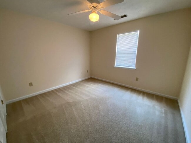 Building Photo - Pre-Leasing for August 2026!