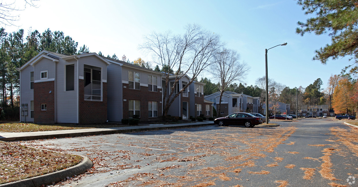 Building Photo - Cobblestone Apartments