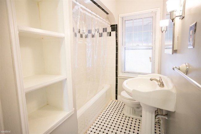 Building Photo - 3 br, 2 bath House - 414 N Alexander Ave