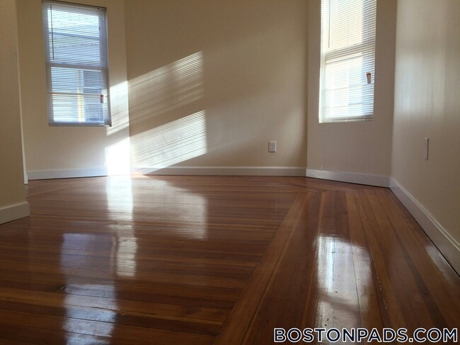 Foto del edificio - 21-23 Weitz St.