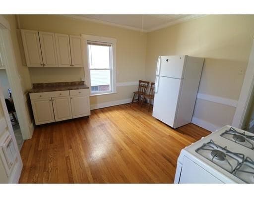 Building Photo - 14 Trask St
