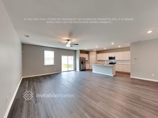 Foto del edificio - 136 Webster Cir