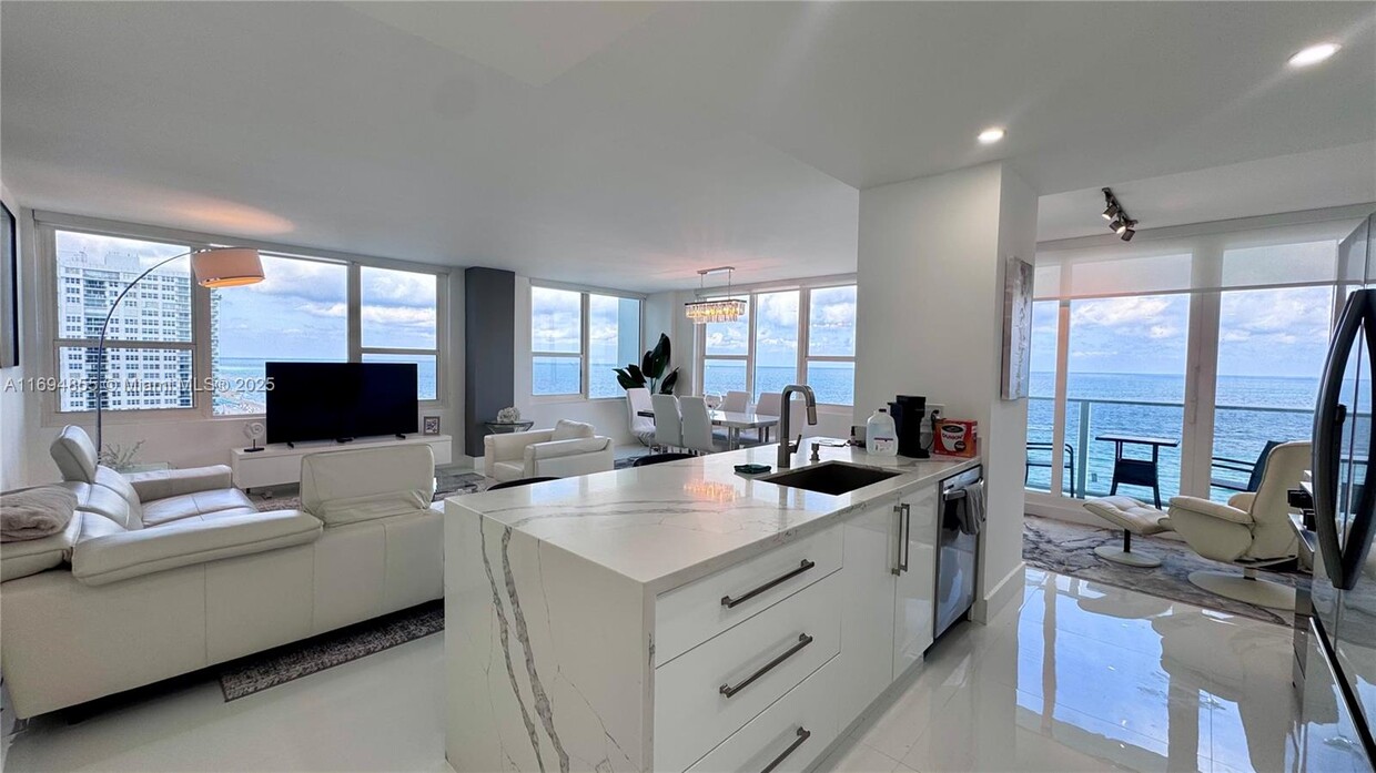 Foto principal - 3505 S Ocean Dr