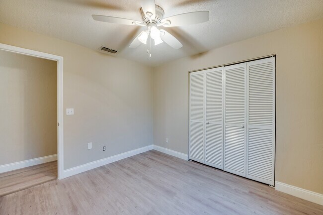 Building Photo - 1217 Mardrake Rd